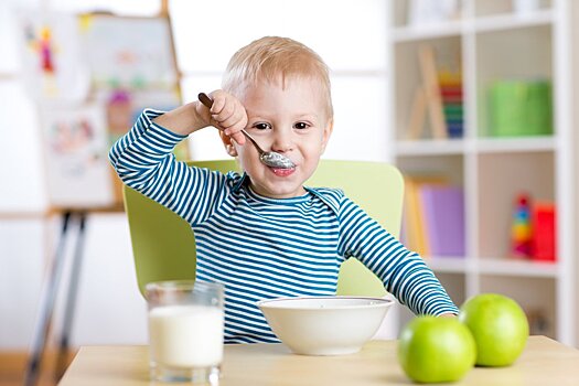 Молочные продукты в рационе малышей: какие и когда
