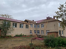 В поселке Карабулак рабочий сорвался с крыши
