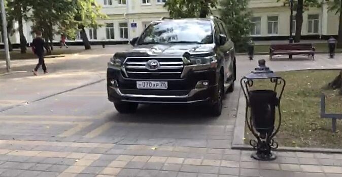 На очередного «блатного» автохама в центре города пожаловались ставропольчане