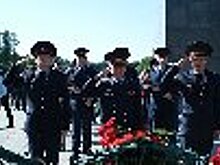 Ветераны УИС, руководство и сотрудники ГУФСИН России по г. Санкт-Петербургу и Ленинградской области возложили цветы к монументу «Мать-Родина» на Пискаревском мемориальном кладбище