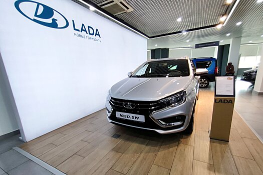 Дилеры оценили спрос на новую Lada Vesta
