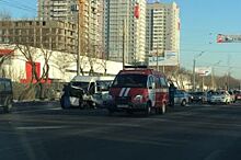 Пятеро человек пострадали в Челябинске в аварии возле ТРК «Родник»