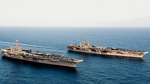 Китайский аэростат пролетел над авианосцами США