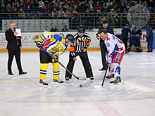 В Пензе команда во главе с губернатором сыграла в хоккей со столичными актерами