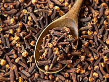 Зачем перед сном пить воду с гвоздикой