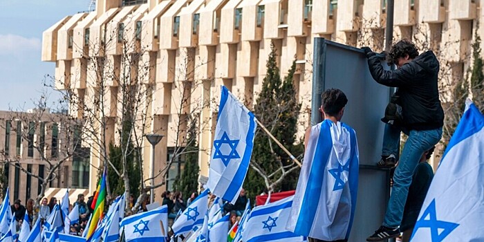 12 недель протестов: кризис в стране разделил израильтян на два лагеря