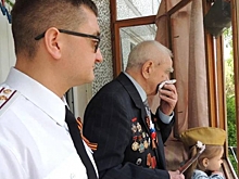 Волгоградские росгвардейцы поздравили ветерана ВОВ с 96-летием