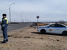 В Тюменской области госавтоинспекторы несут службу в местах возможного затопления паводковыми водами