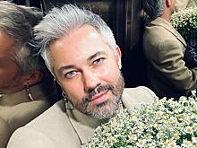 Стилист Александр Рогов оказался заперт на карантине в Джакарте под Новый год