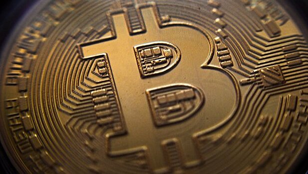 Эксперты не ожидают обвала курса биткоина из-за его разделения