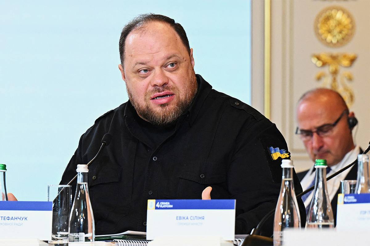Спикер Верховной Рады ответил на предложение об импичменте Зеленского