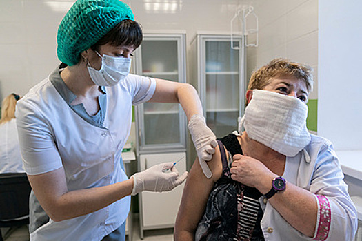 На Украине отказались увольнять медиков за нежелание вакцинироваться