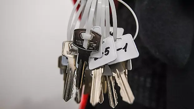 В Адыгее дети-сироты получили ключи от новых квартир