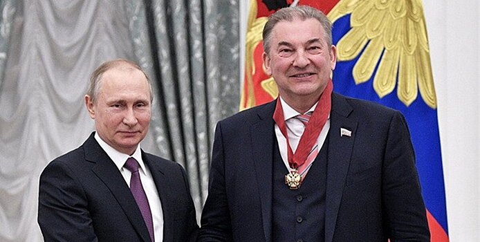 Владислав Третьяк: «В России любят хоккей – у нас президент играет. Будем делать все, чтобы быстрее вернуться на международную арену и снова прославить нашу страну. Это наша гордость»