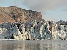 Учёные рассказали о потере арктическими ледниками России 25 гигатонн льда в год