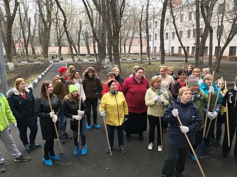 В ОК «Юго-Запад» прошел первый весенний субботник