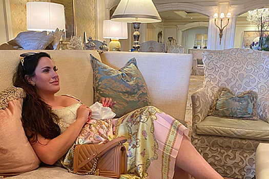 Модель похвасталась роскошным отдыхом в люксовом отеле и попалась на воровстве