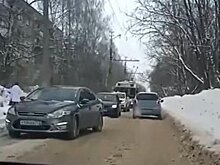 Авария за аварией: пензячку возмутили нечищеные дороги в городе