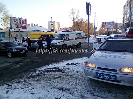 Саратовская «скорая» угодила в ДТП