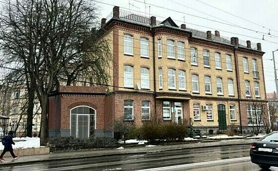 В Калининграде хотят отреставрировать старинный дом на проспекте Мира: гараж станет архитектурной частью здания