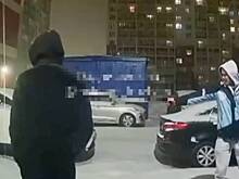 Два молодых россиянина устроили стрельбу на улице Кемерова и попали на видео