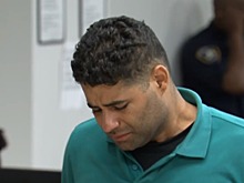 Мужчина оставил детей в машине в 30-градусную жару. Спасти их не успели