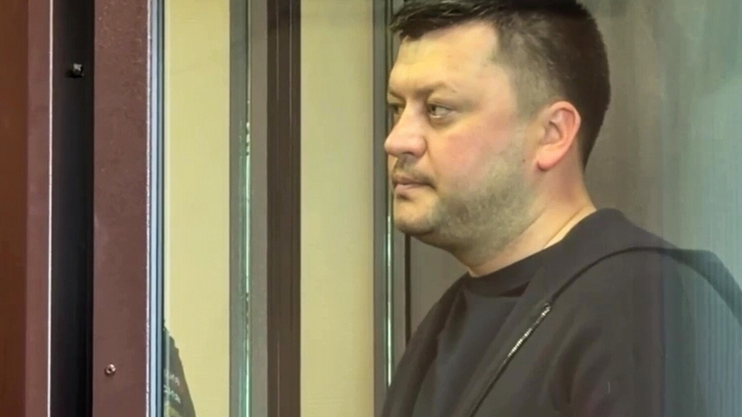 Бывший мэр Уфы обжаловал свое увольнение после скандала с эскортницами