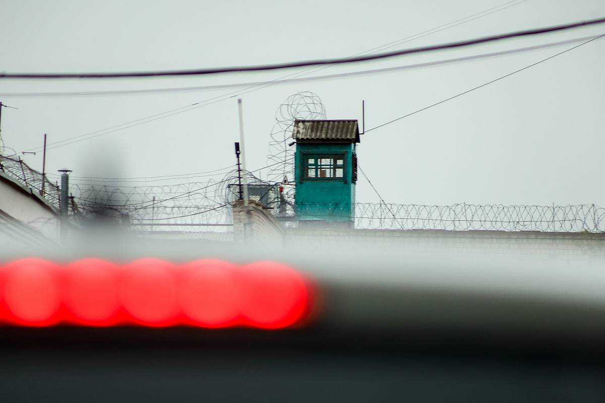 Двух россиян отправили в колонию за избиение директора базы отдыха