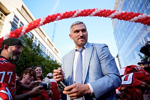 Сколько денег приносит погоня Овечкина за рекордом Гретцки, на чём зарабатывает Овечкин и Вашингтон, как выгодна Великая погоня