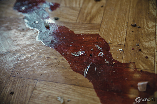 В Кузбассе женщина разбила сожителю голову стаканом