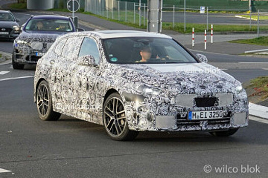 BMW 1-й серии нового поколения демонстрирует более обтекаемый внешний вид и признаки подключаемого гибрида