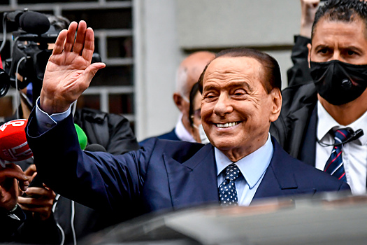 85-летний Сильвио Берлускони женился на 32-летней возлюбленной