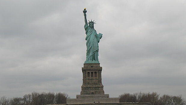 В Нью-Йорке эвакуировали посетителей статуи Свободы