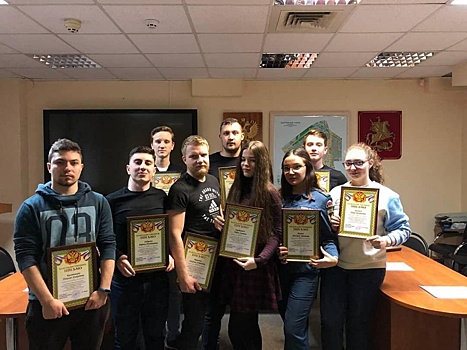 Ребята из молодежной палаты Дмитровского района получили грамоты от главы управы