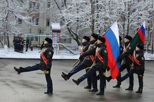 Восьмиклассники ставропольской гимназии дали клятву кадета Бастрыкину