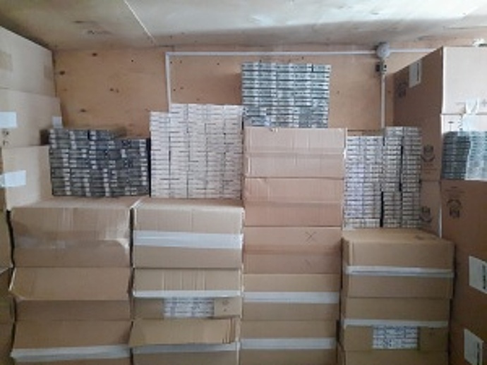 В Тамбовской области оперативники изъяли 67700 пачек сигарет с признаками контрафакта
