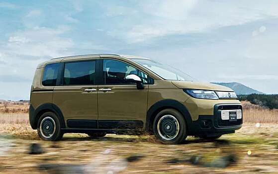 Добротный японский минивэн продают в России дешевле Lada Vesta Cross