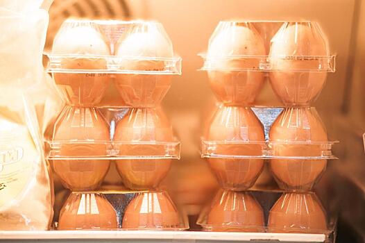 Куриные яйца неизвестного качества изъяли на дороге в Приморье
