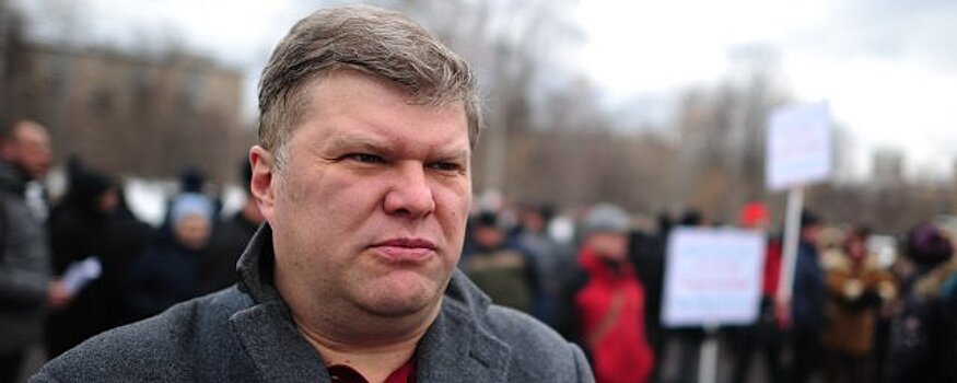Полиция задержала депутата Мосгордумы Сергея Митрохина на встрече с избирателями в Москве