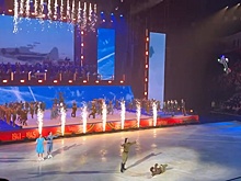 Лучшие спортсмены страны выступили в спектакле «Лед, Пламя, Победа»