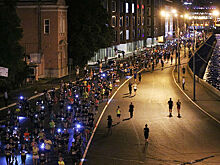 Ночь, улица, фонарики: необычный забег в Москве