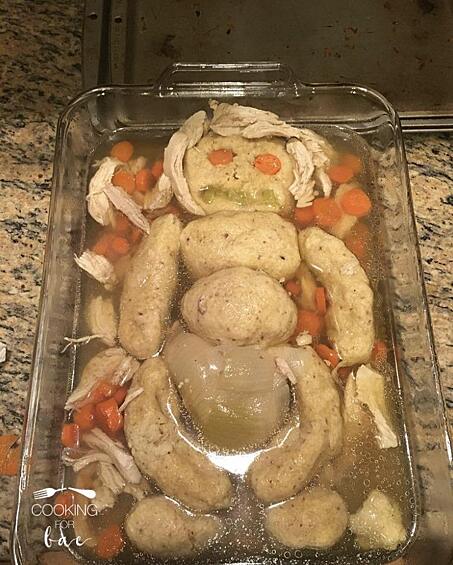 Этот милый человечек, на самом деле, овощи в бульоне. И вкусно, и красиво! 