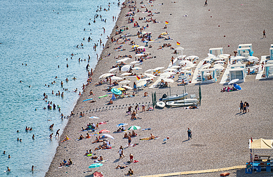 Как уживаются на одних и тех же пляжах в Турции туристы из России и с Украины?