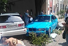 Автомобиль сбил беременную женщину в центре Сочи