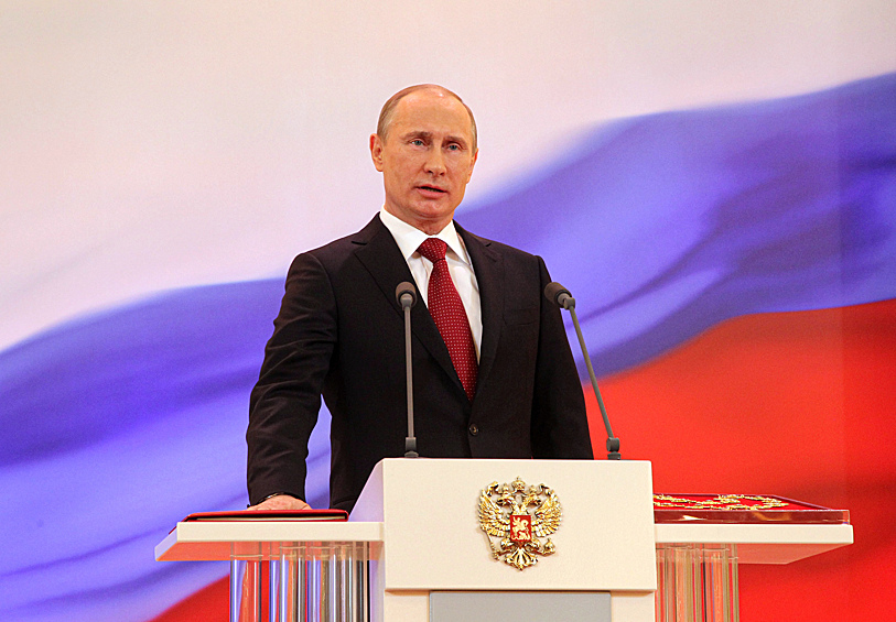 Избранный президент России Владимир Путин на церемонии инаугурации в Андреевском зале Большого Кремлевского дворца, 2012 год
