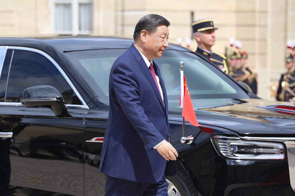 Си Цзиньпин призвал Францию помочь противостоять новой холодной войне