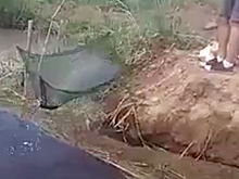 Астраханцы спасли тысячи обречённых на смерть рыб