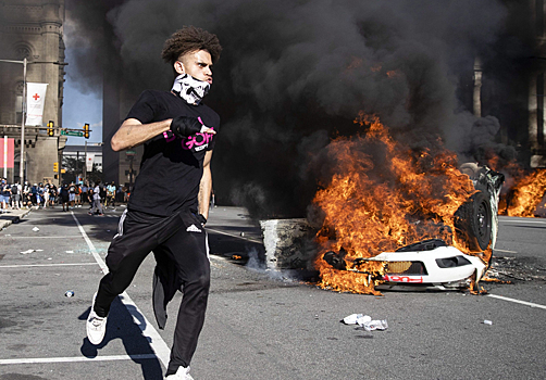 Apple помогла наказать человека, поджигавшего машины на протестах