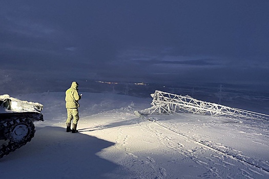 Под Мурманском смонтировали новую ЛЭП на временных опорах
