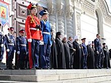 Казак казака видит издалека. Как певцы и политики получали лампасы на Дону